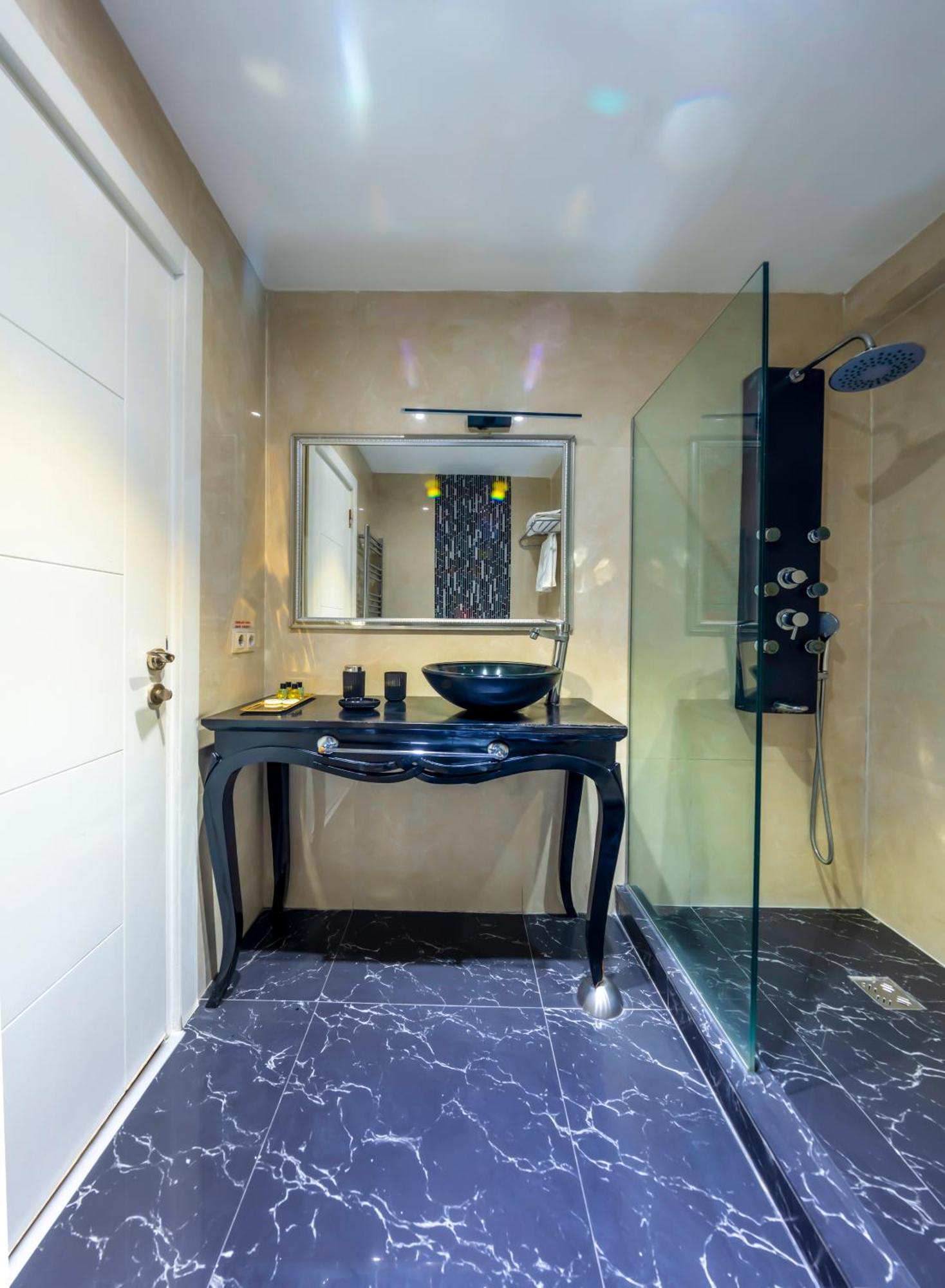 In Pera Boutique Hotel イスタンブール エクステリア 写真